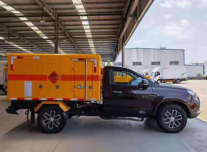 乐至爆破器材运输车
