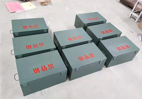 乐至炸药箱和雷管箱一般是怎么存放的？